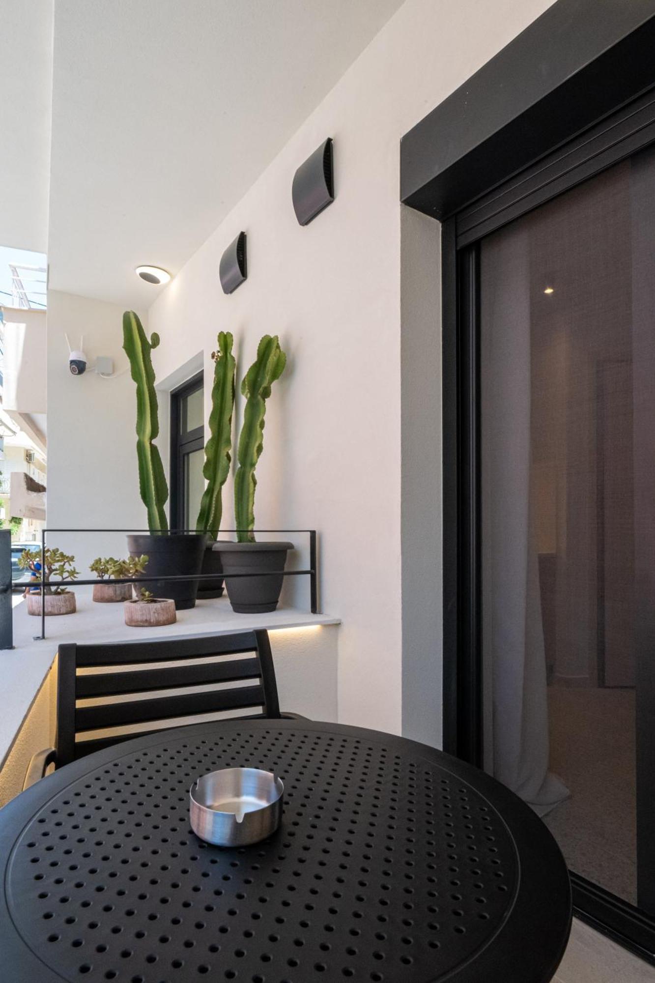 Asklipiou Cube - Kalamata Mediterranean Suites Exterior foto