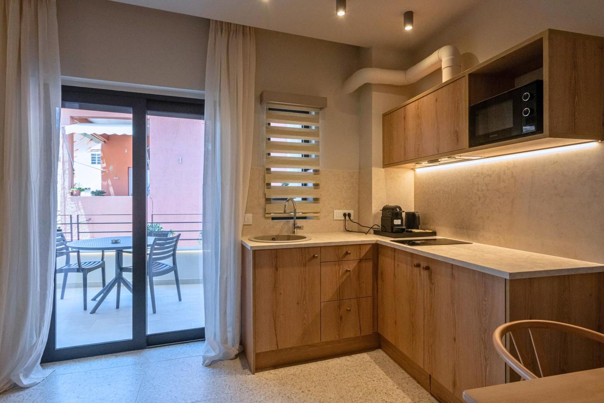 Asklipiou Cube - Kalamata Mediterranean Suites Exterior foto